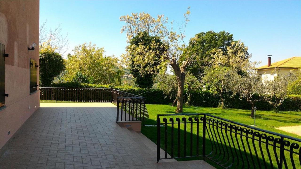 Chalet Delle Rose Saludecio Bagian luar foto